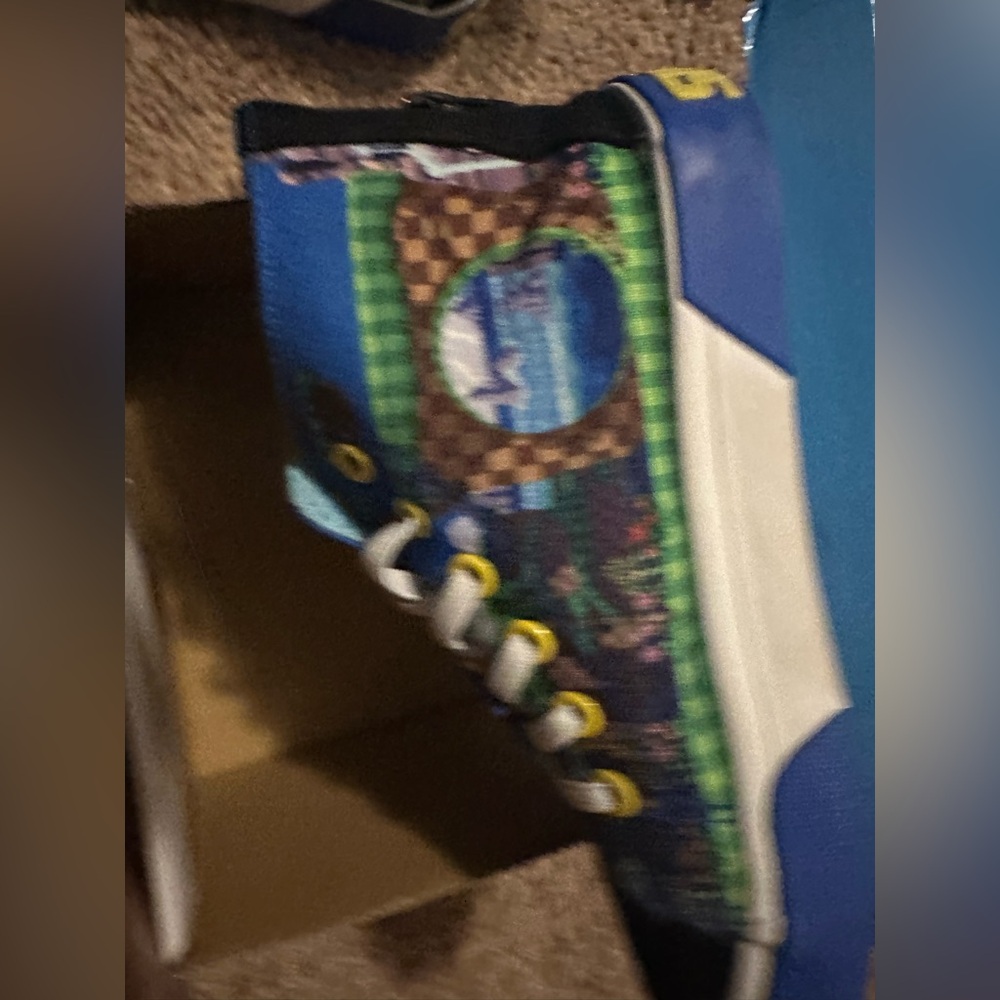 Sonic the Hedgehog Kids High-Top Sneakers - Blue and sleepers bundle - Picture 10 of 15